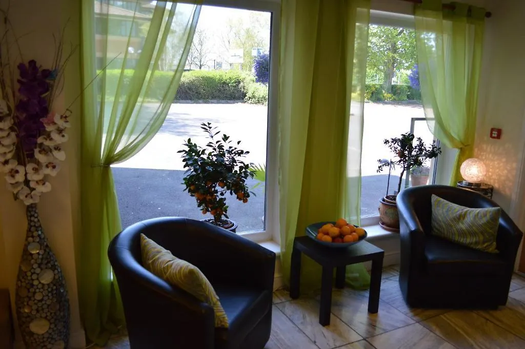 Orchard Hotel Quedgeley Apartment